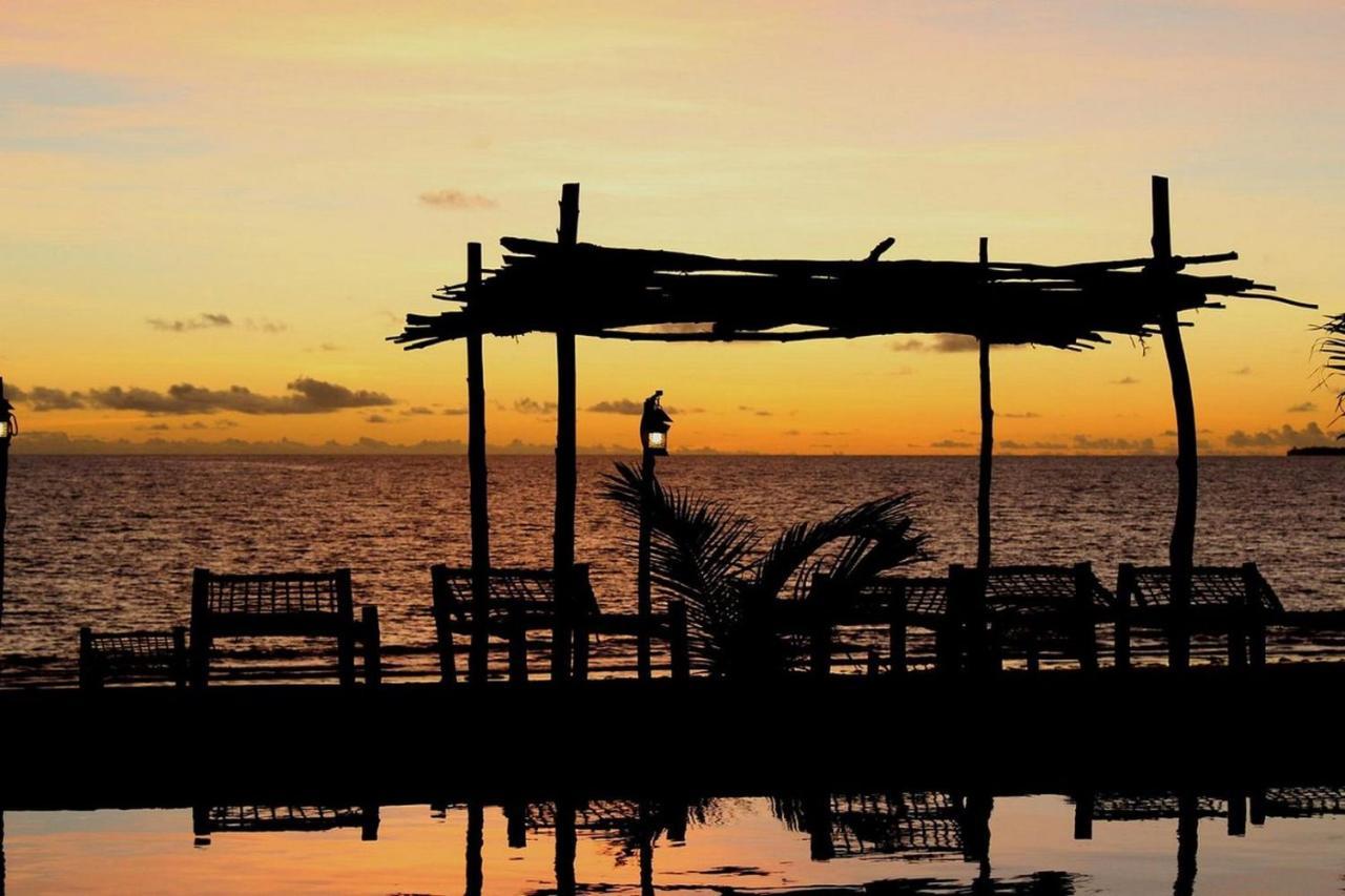 Moonshine Uroa Boutique Hotel Luaran gambar