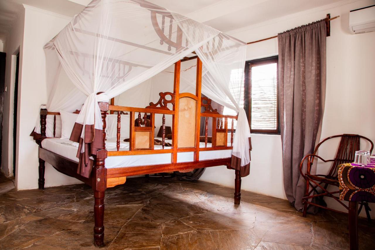 Moonshine Uroa Boutique Hotel Luaran gambar