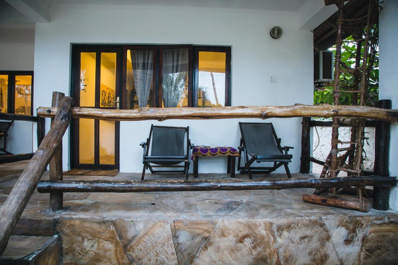 Moonshine Uroa Boutique Hotel Luaran gambar