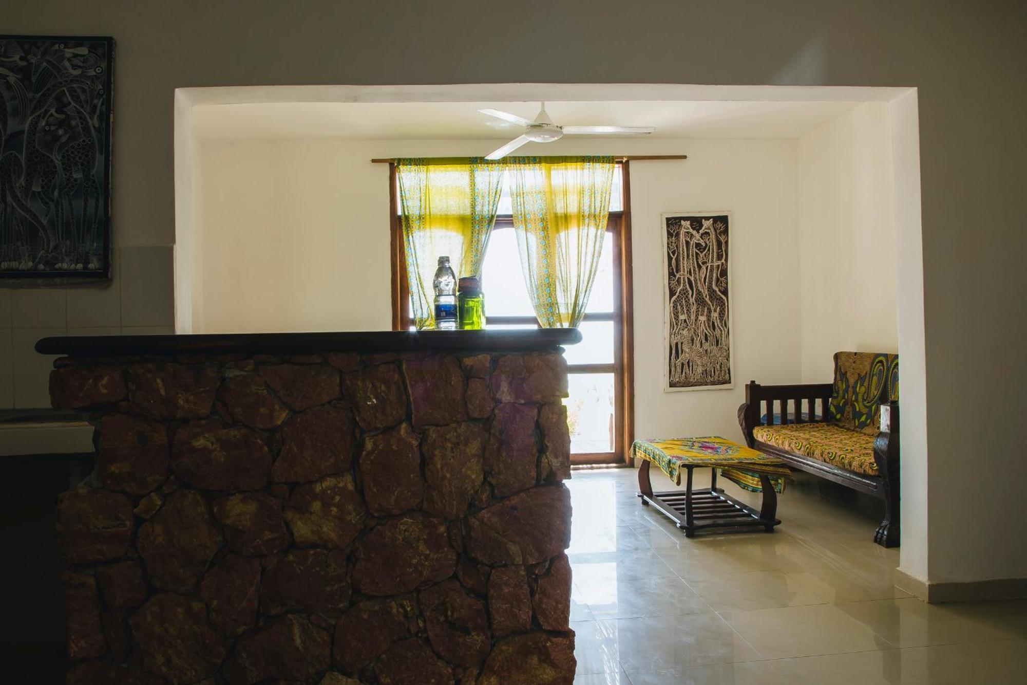Moonshine Uroa Boutique Hotel Bilik gambar